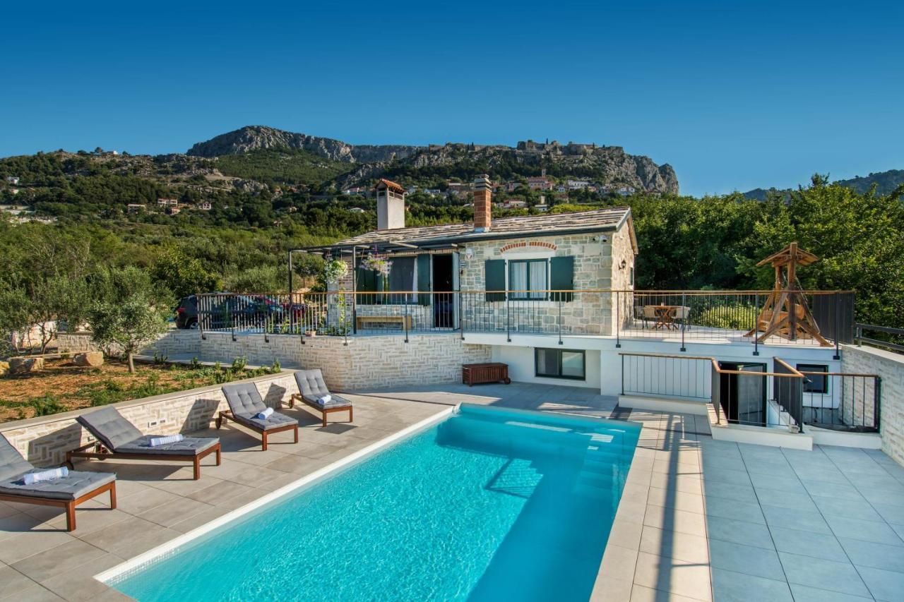 Villa Manda Korina Klis Luaran gambar