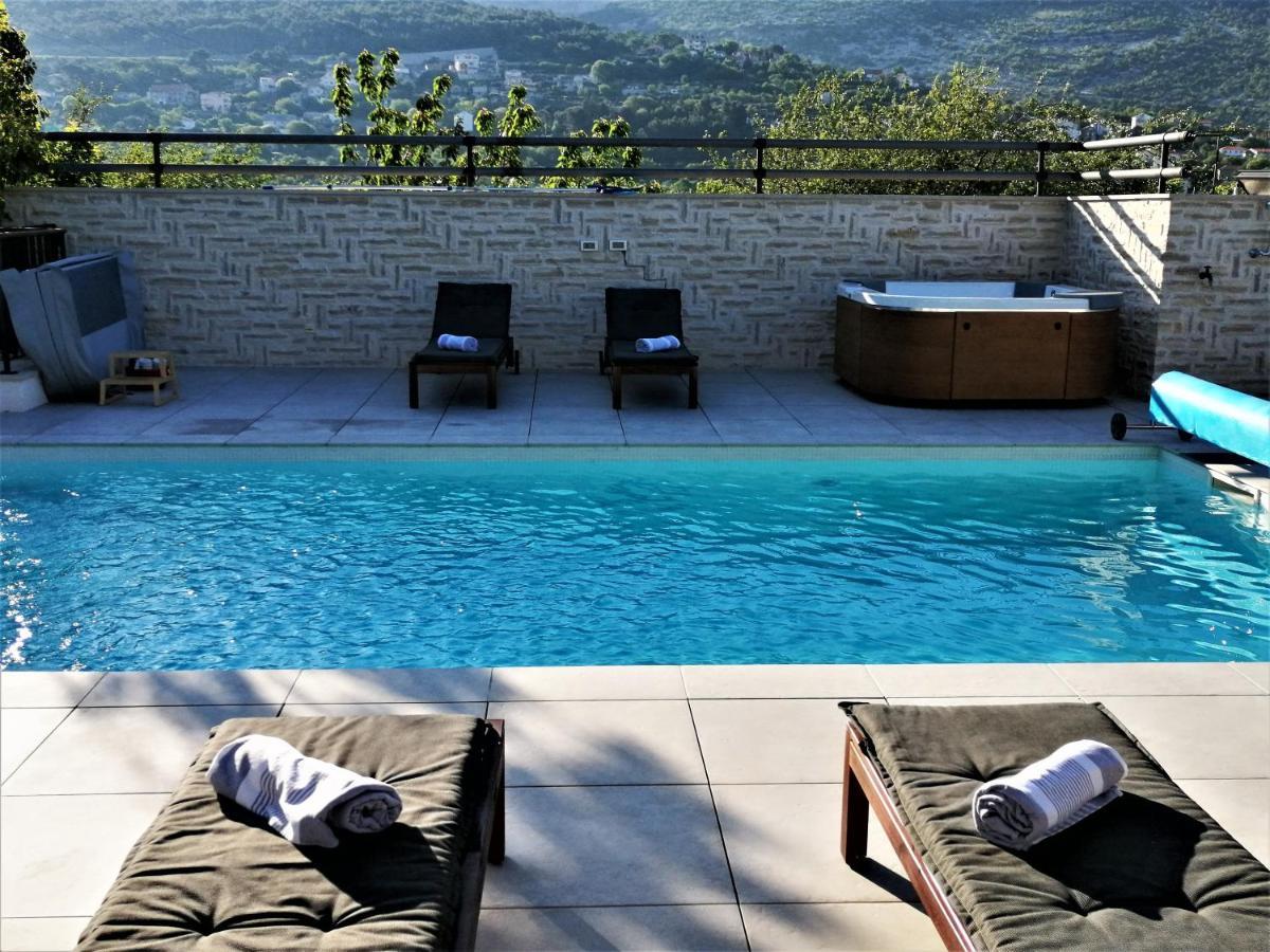 Villa Manda Korina Klis Luaran gambar